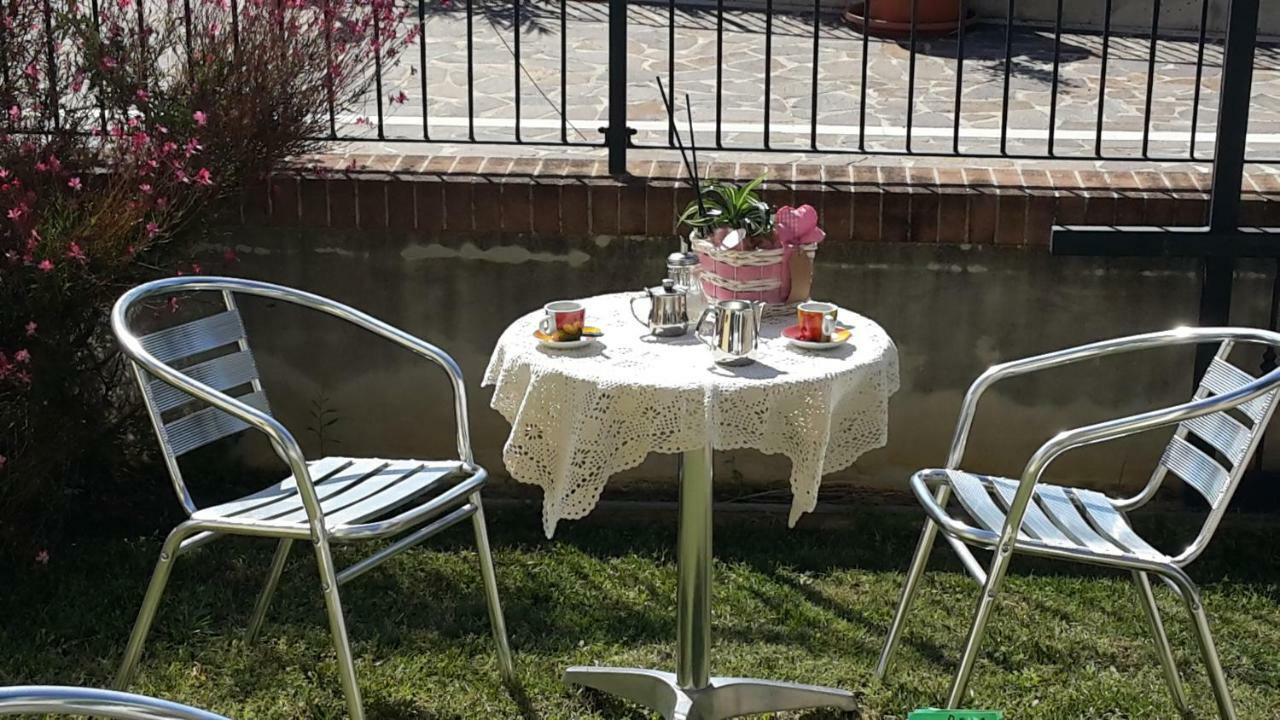 A casa di Desideria Hotel Monsampolo Del Tronto Esterno foto